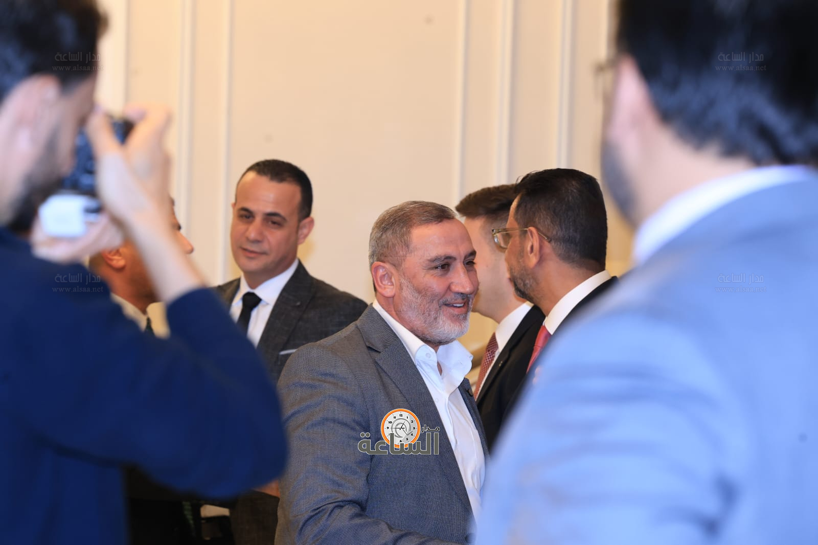 Madar Al-Saa Images 0.39438449389363694