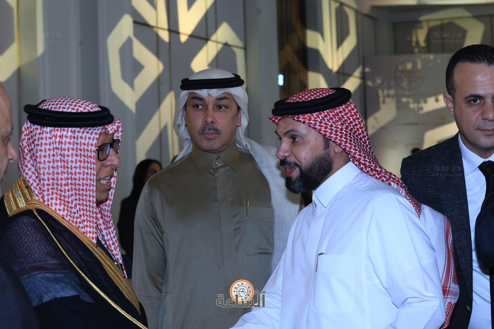 Madar Al-Saa Images 0.45782309518203557