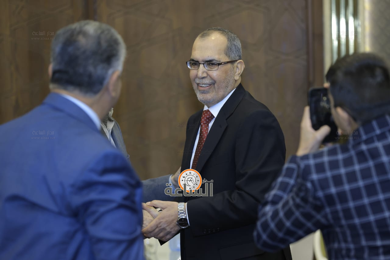 Madar Al-Saa Images 0.822685103712657