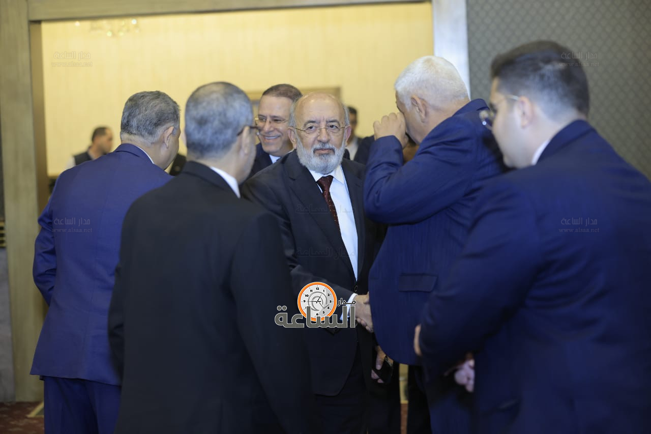 Madar Al-Saa Images 0.7096970183979281