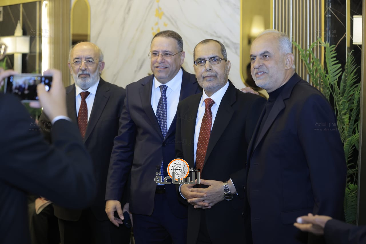 Madar Al-Saa Images 0.437012170524432