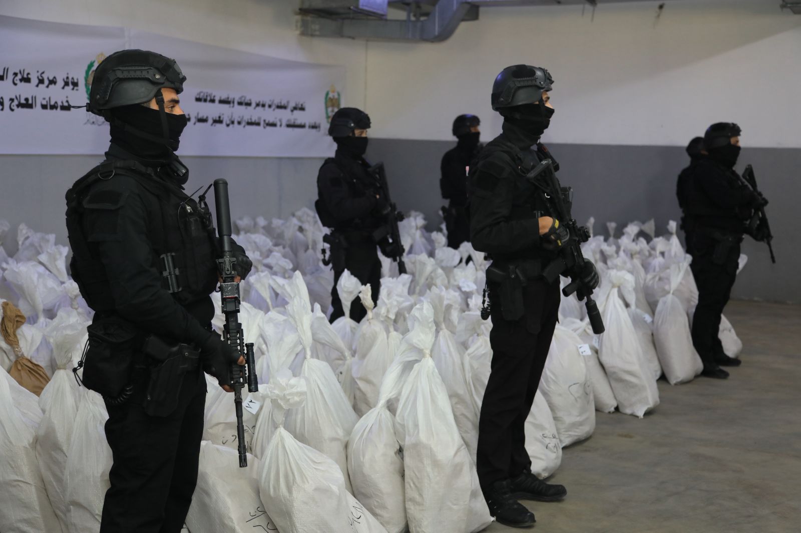 Madar Al-Saa Images 0.7133626430601387