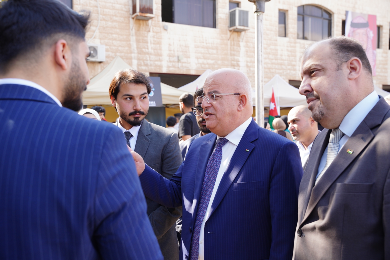 Madar Al-Saa Images 0.6339048567766494