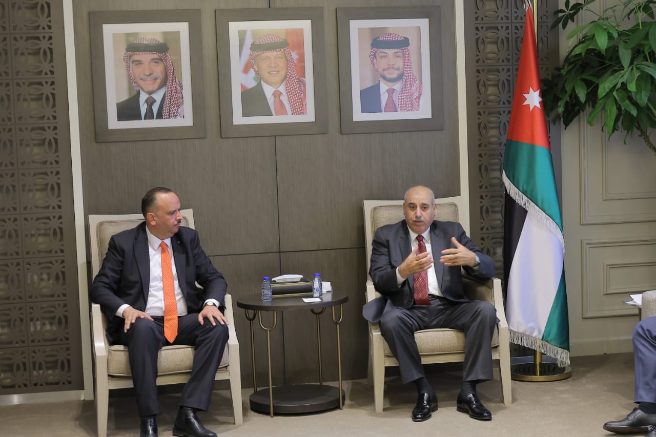 Madar Al-Saa Images 0.6322045767198332