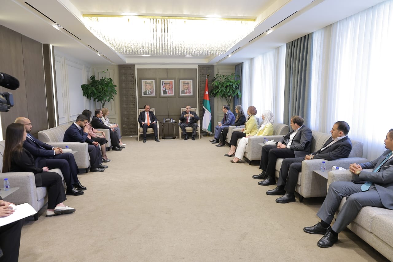 Madar Al-Saa Images 0.44389934317456514