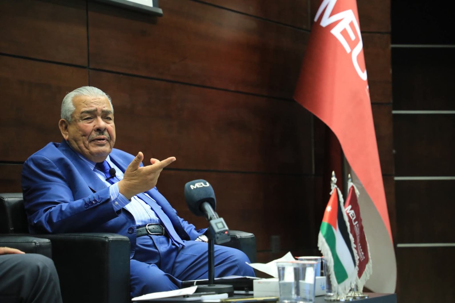 Madar Al-Saa Images 0.8689341418858644