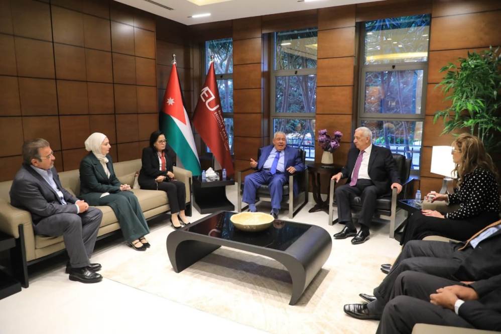 Madar Al-Saa Images 0.45191135979058605