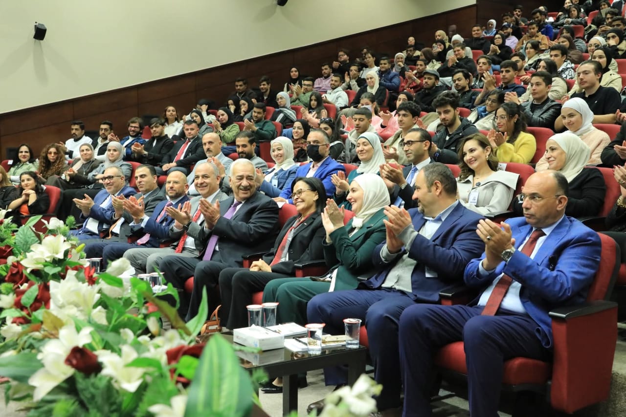 Madar Al-Saa Images 0.7911287392346803