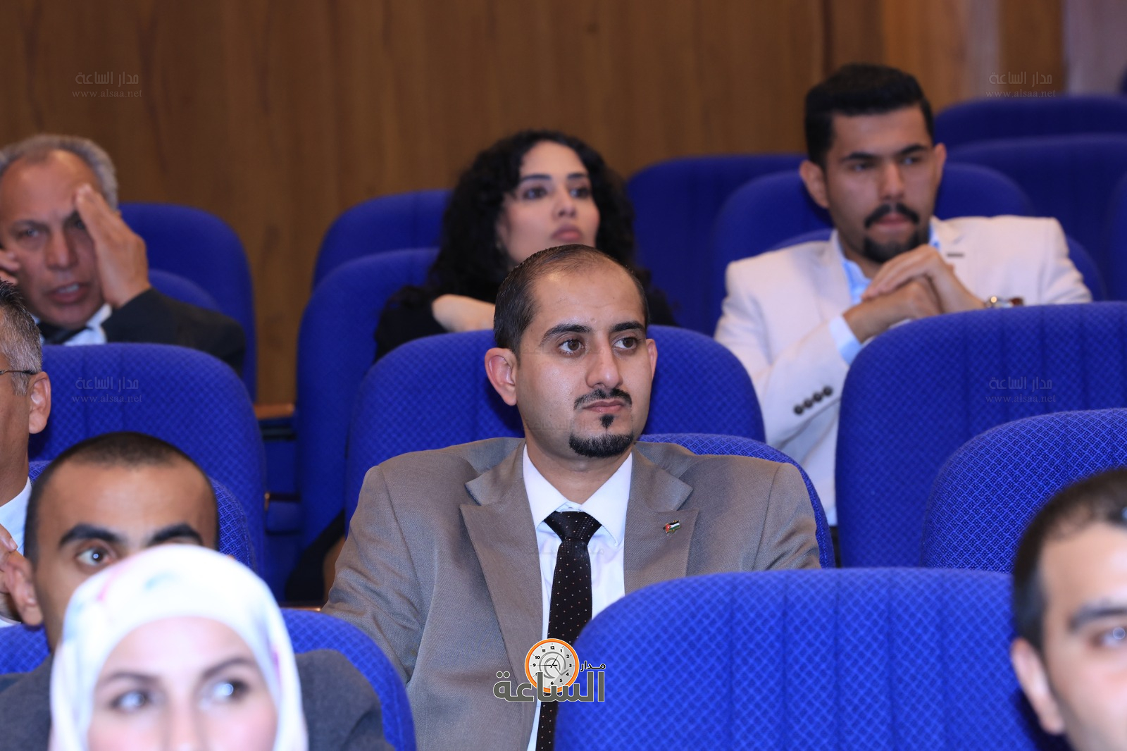 Madar Al-Saa Images 0.8634994219617274