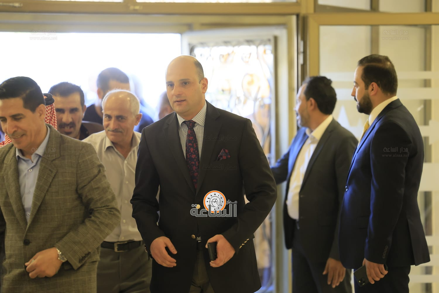 Madar Al-Saa Images 0.8746802000450087