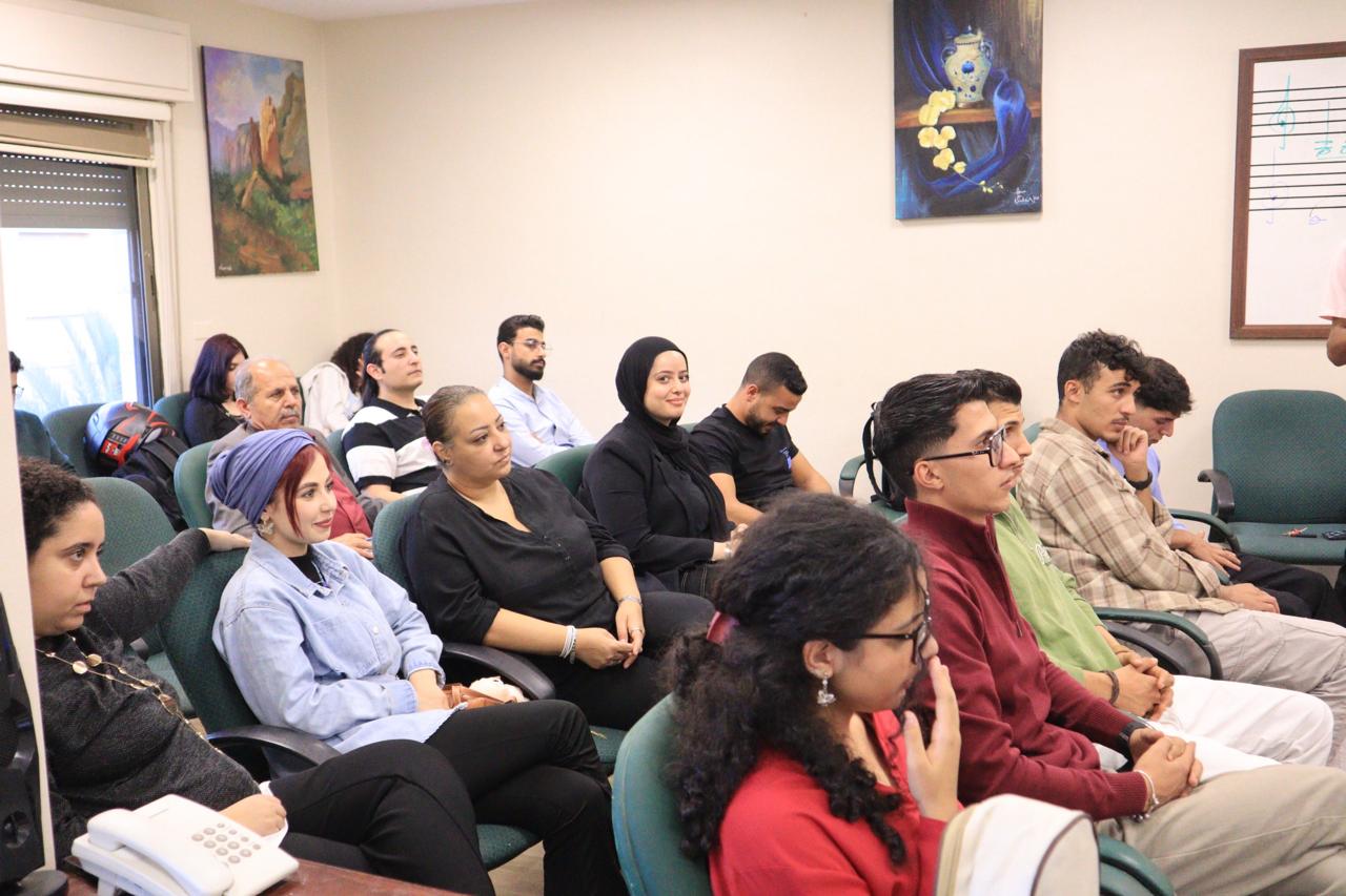 Madar Al-Saa Images 0.8549351995883483