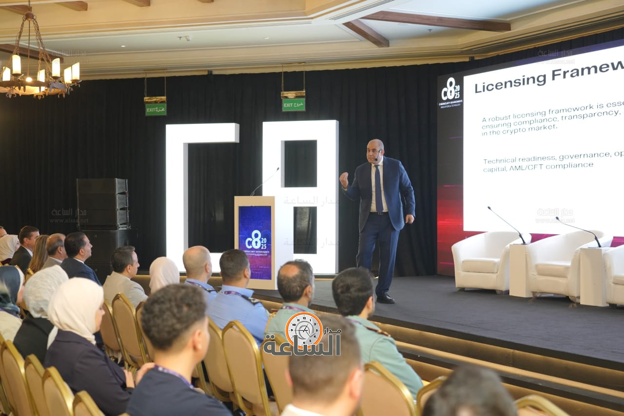 Madar Al-Saa Images 0.771753927342858