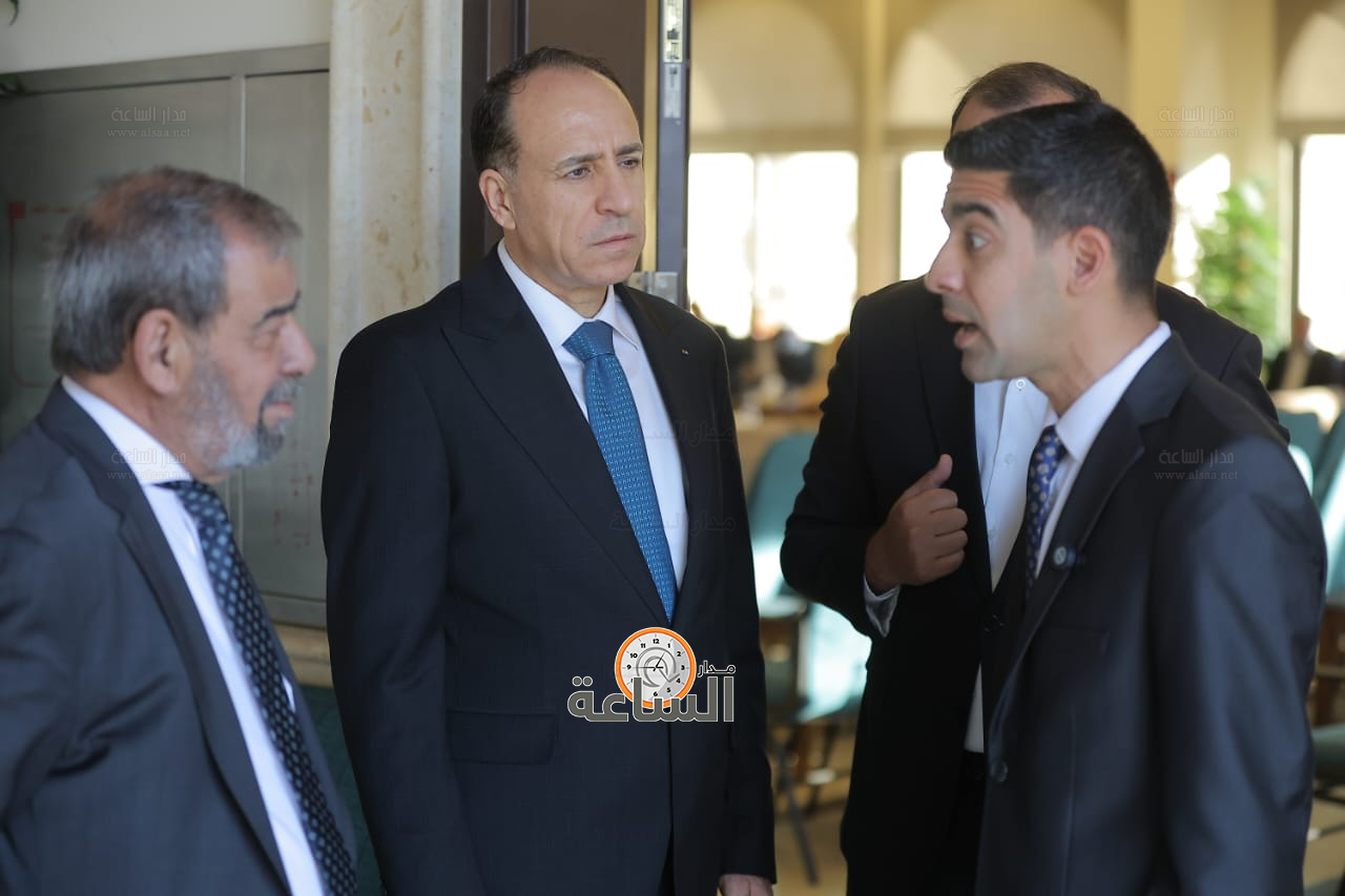 Madar Al-Saa Images 0.610947360565971