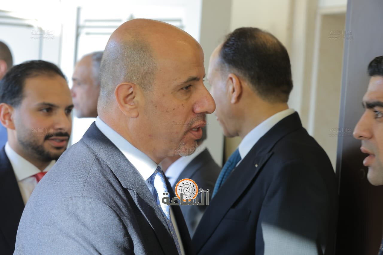 Madar Al-Saa Images 0.9373337000172831