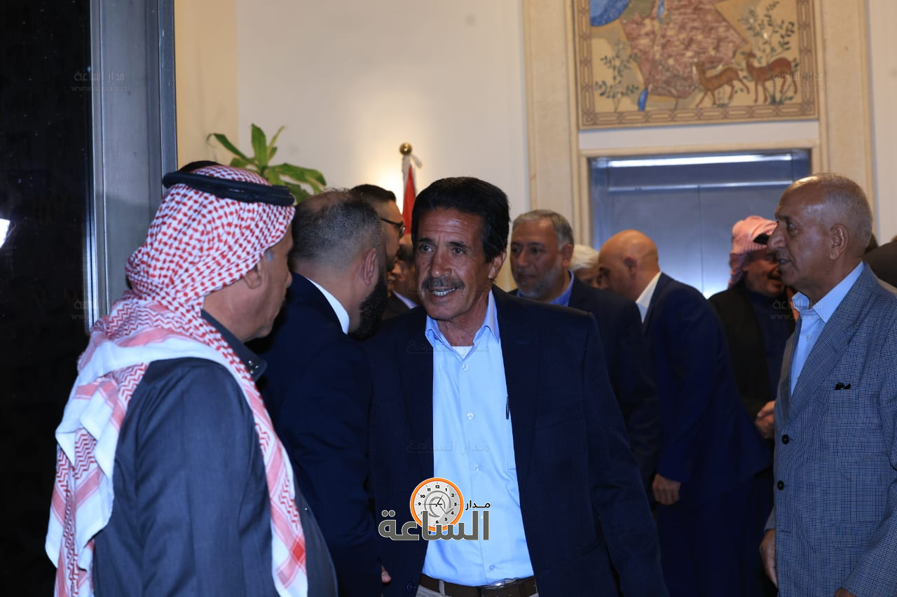 Madar Al-Saa Images 0.9858299639331752