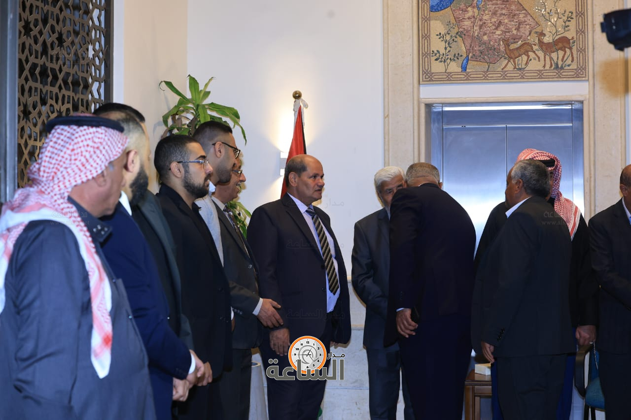 Madar Al-Saa Images 0.11940403568448343