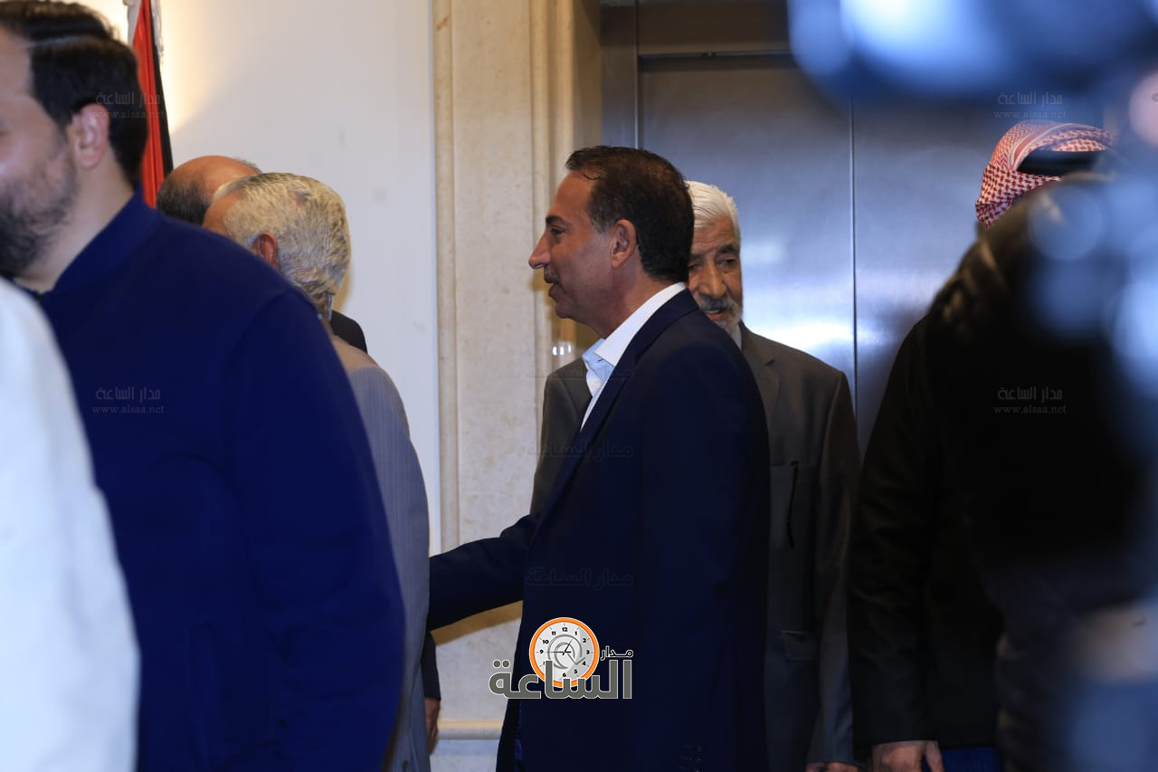 Madar Al-Saa Images 0.12417301143635229