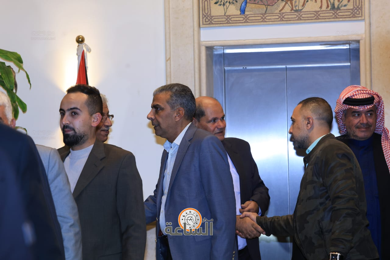 Madar Al-Saa Images 0.0075370151184359635