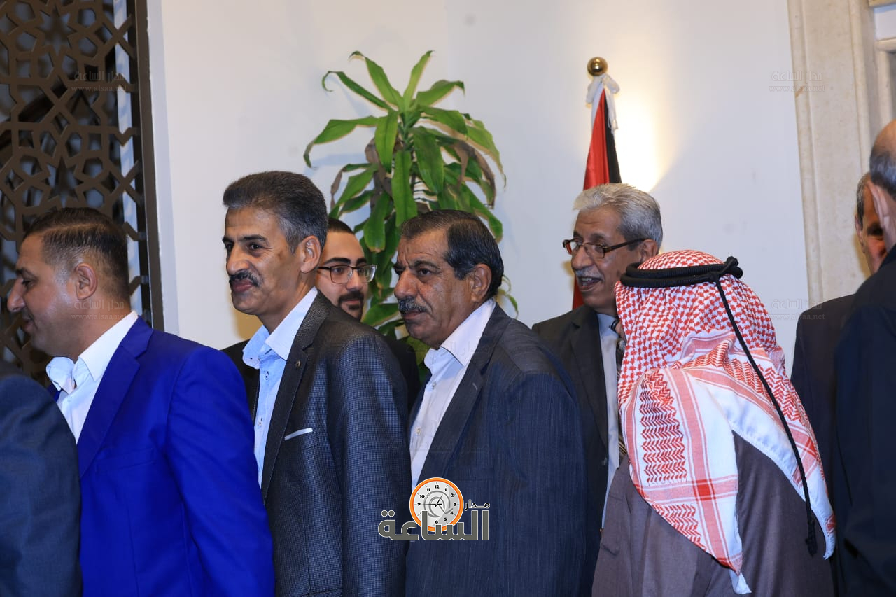 Madar Al-Saa Images 0.6696050540093124