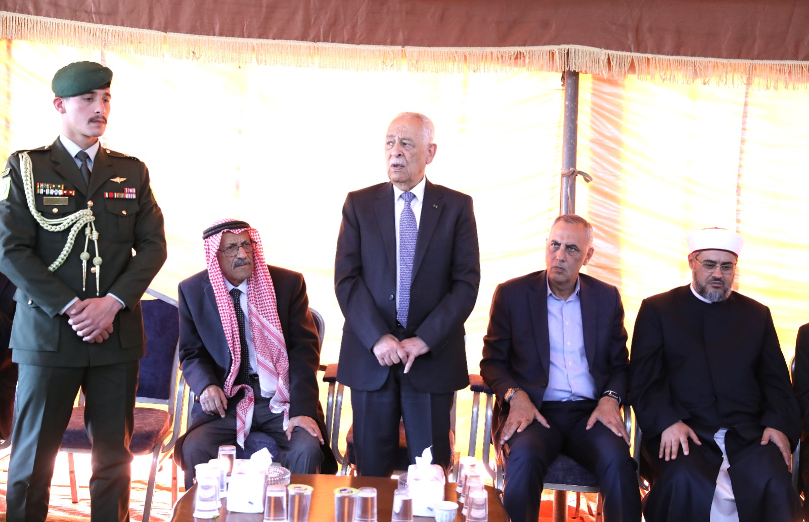 Madar Al-Saa Images 0.8019773329258615