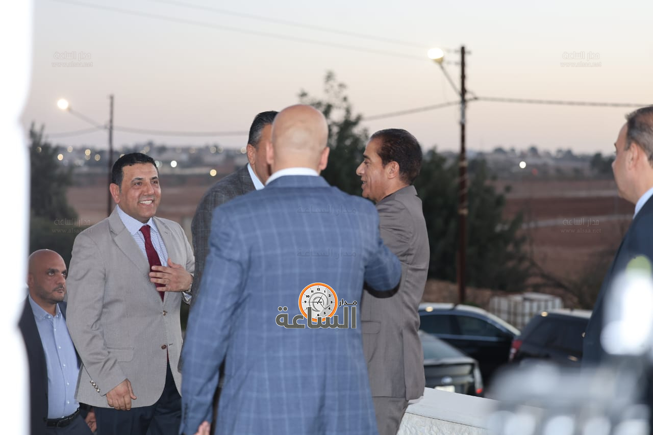 Madar Al-Saa Images 0.7584302219145093