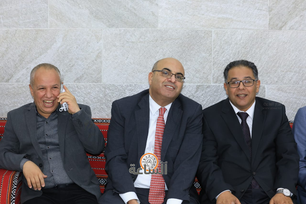 Madar Al-Saa Images 0.3848012311995026