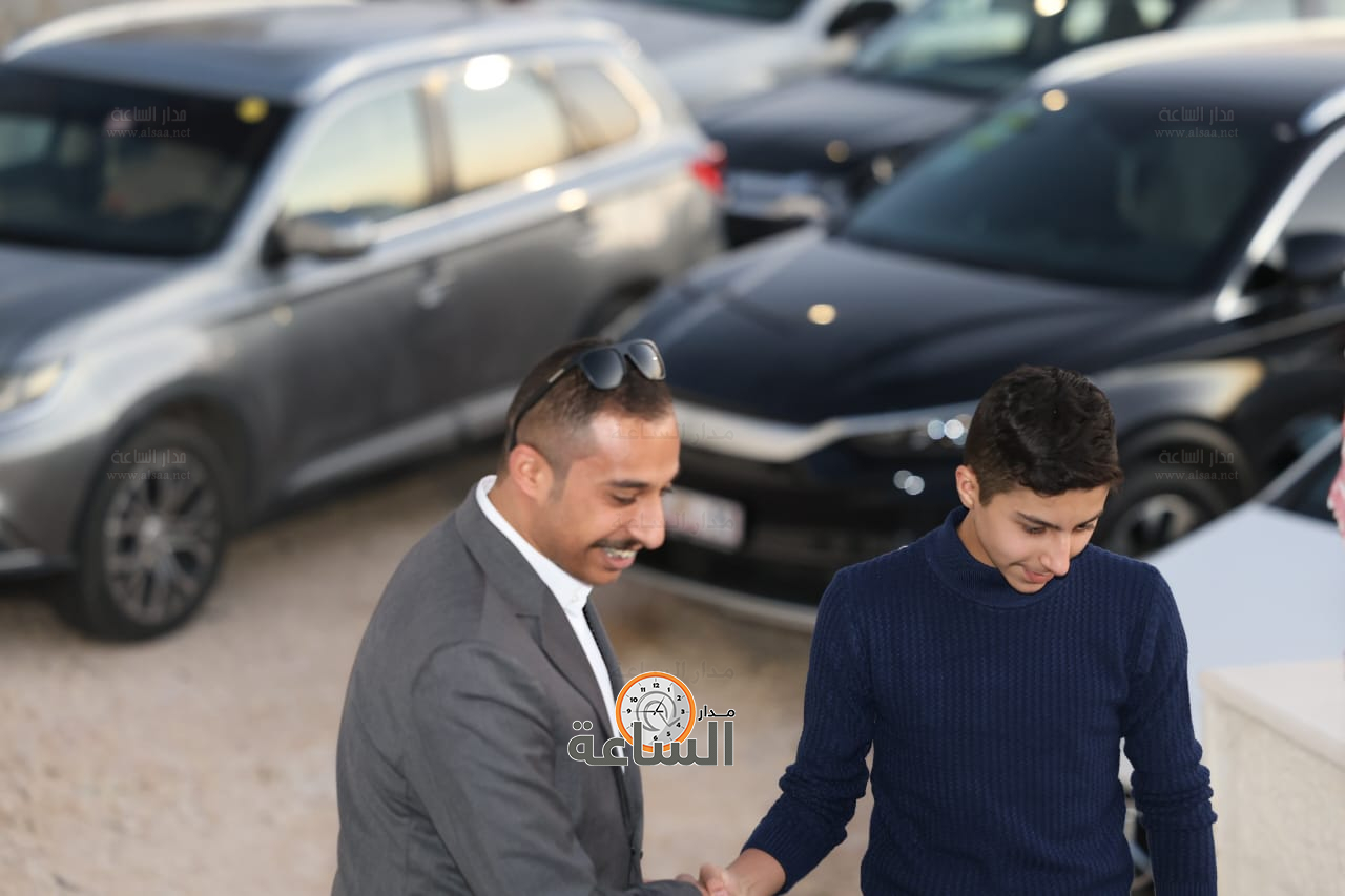 Madar Al-Saa Images 0.44304659175558425