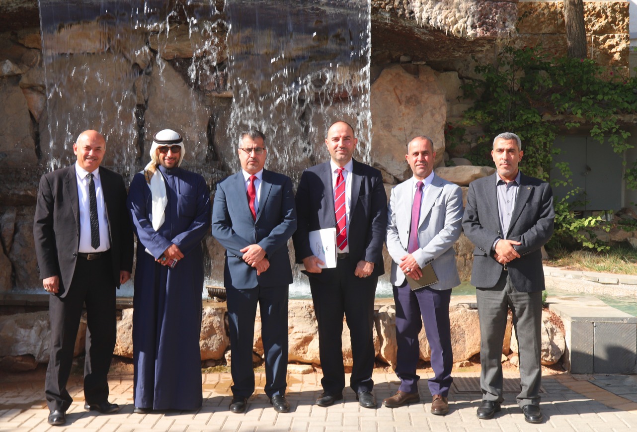 Madar Al-Saa Images 0.275880599406892