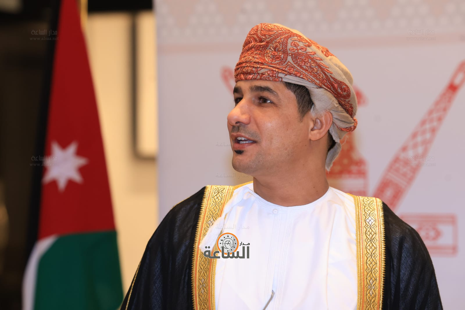 Madar Al-Saa Images 0.32980024381423045