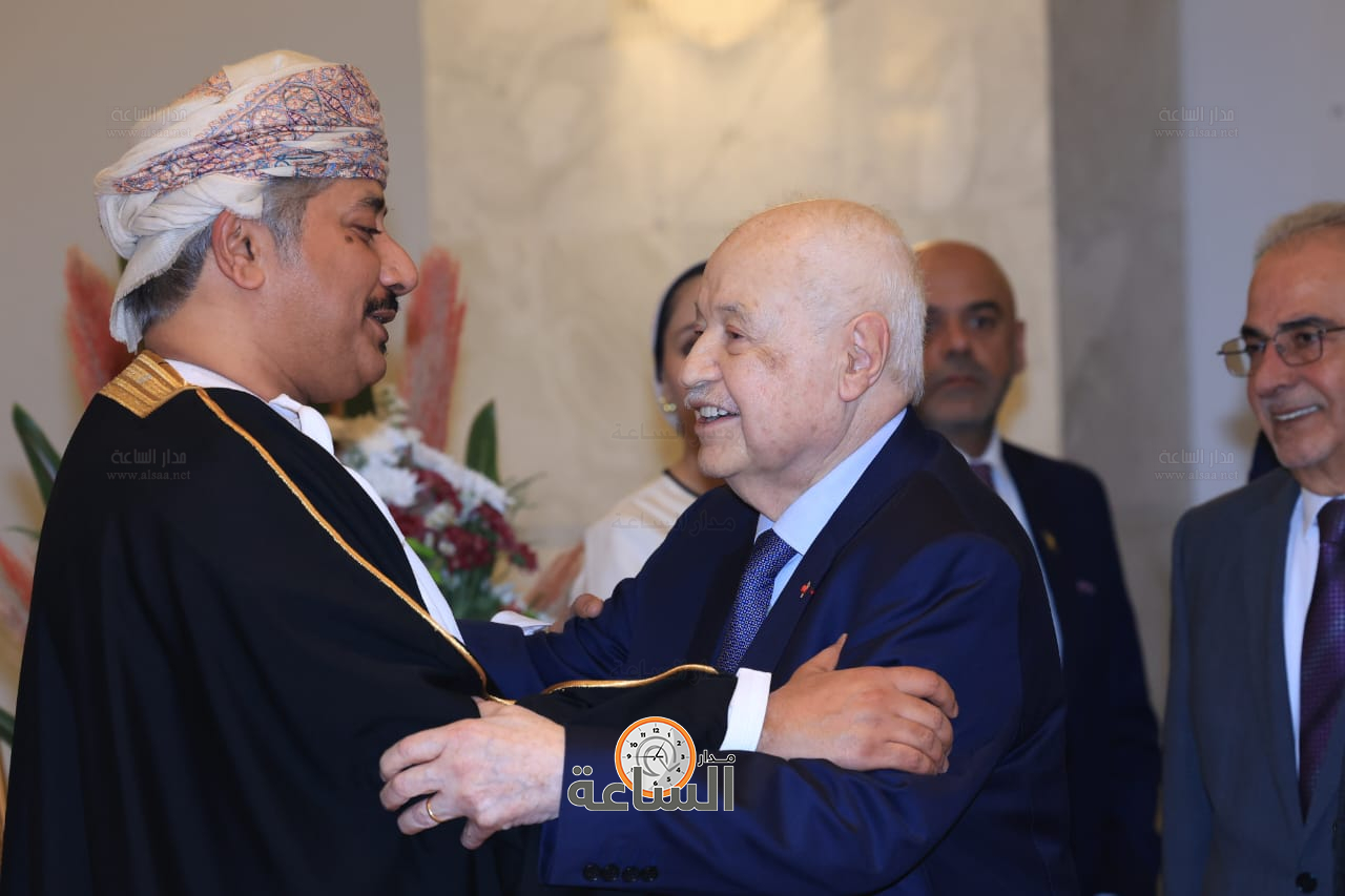 Madar Al-Saa Images 0.9692708187073469