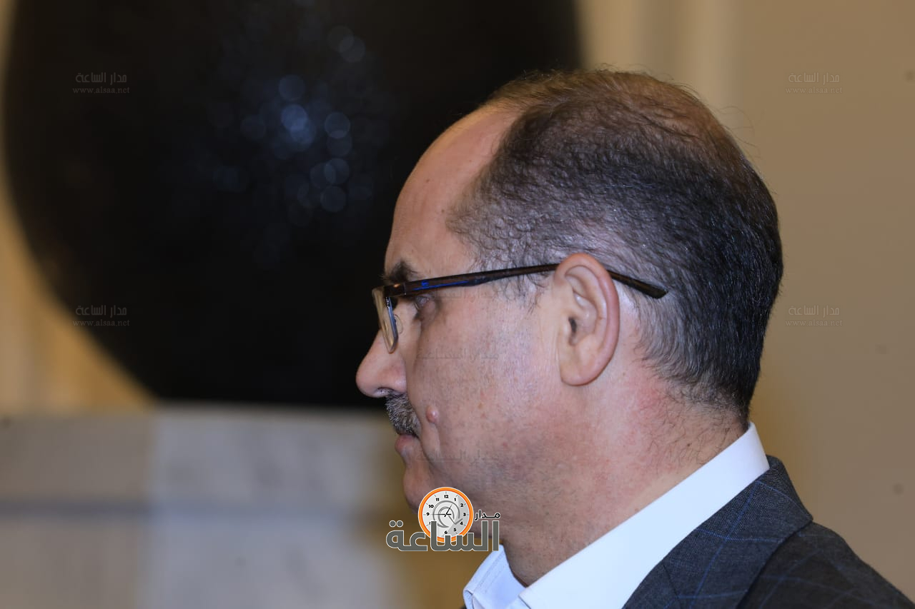 Madar Al-Saa Images 0.9287008338400123