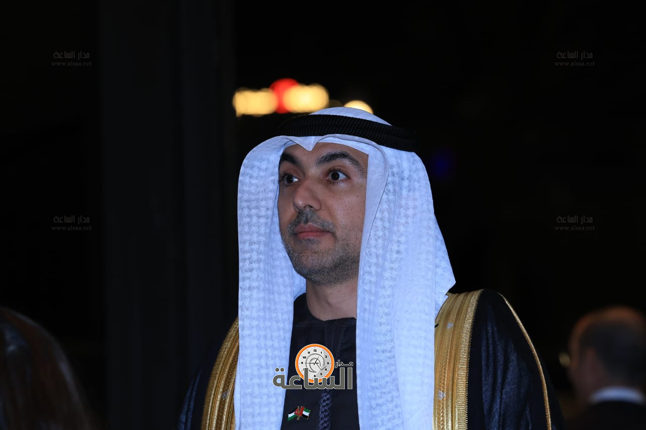 Madar Al-Saa Images 0.055685776143791