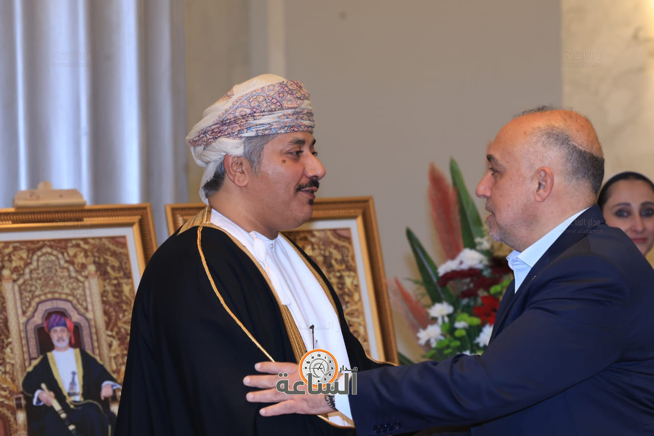 Madar Al-Saa Images 0.3899825175997156