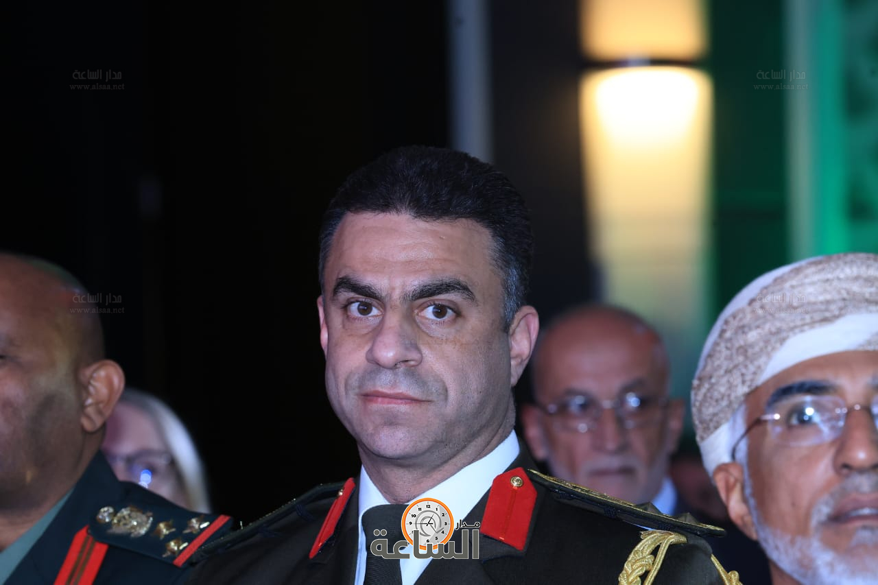 Madar Al-Saa Images 0.4244240295135624