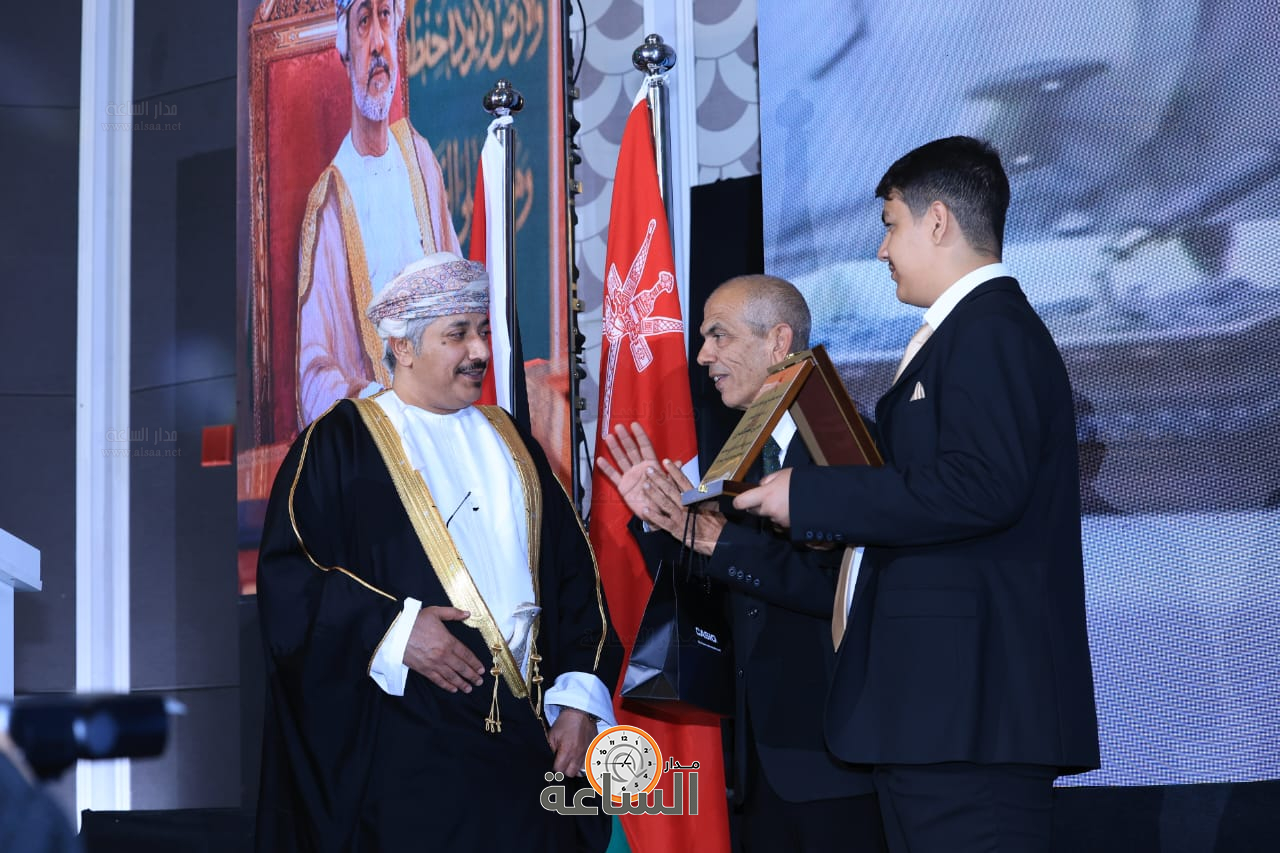 Madar Al-Saa Images 0.4401453812250178