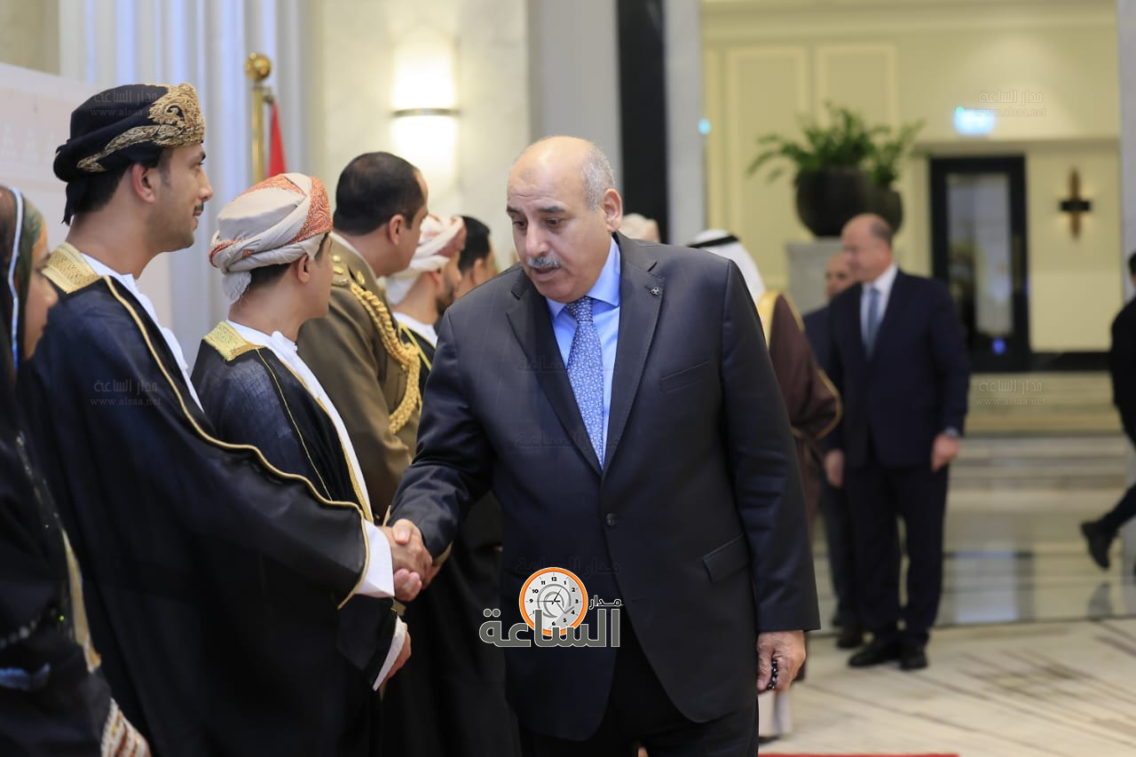 Madar Al-Saa Images 0.8381234346696311