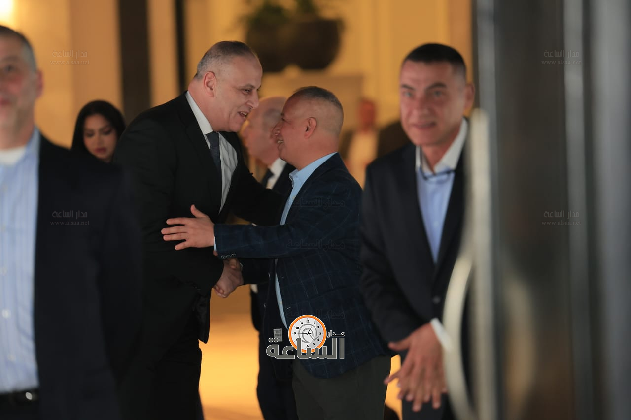 Madar Al-Saa Images 0.4603112208193627