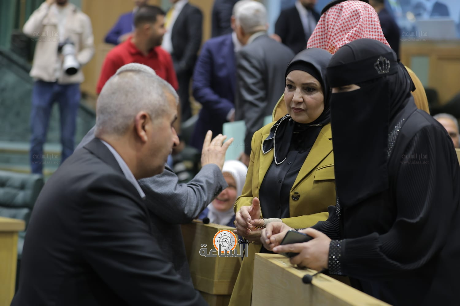 Madar Al-Saa Images 0.5205399375062159