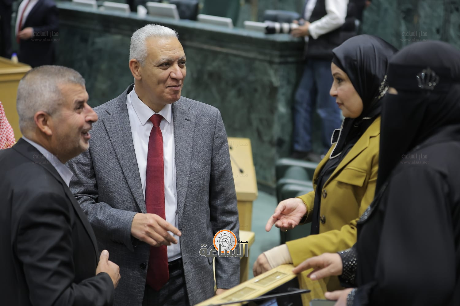 Madar Al-Saa Images 0.11099679921043482