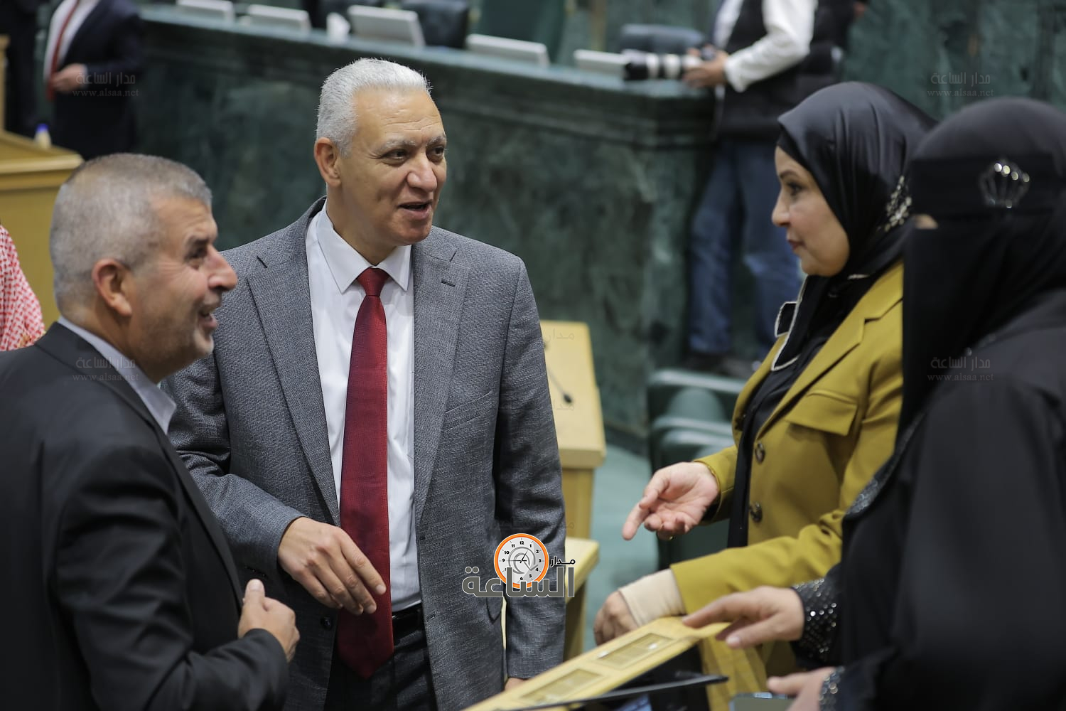 Madar Al-Saa Images 0.4052740410824315