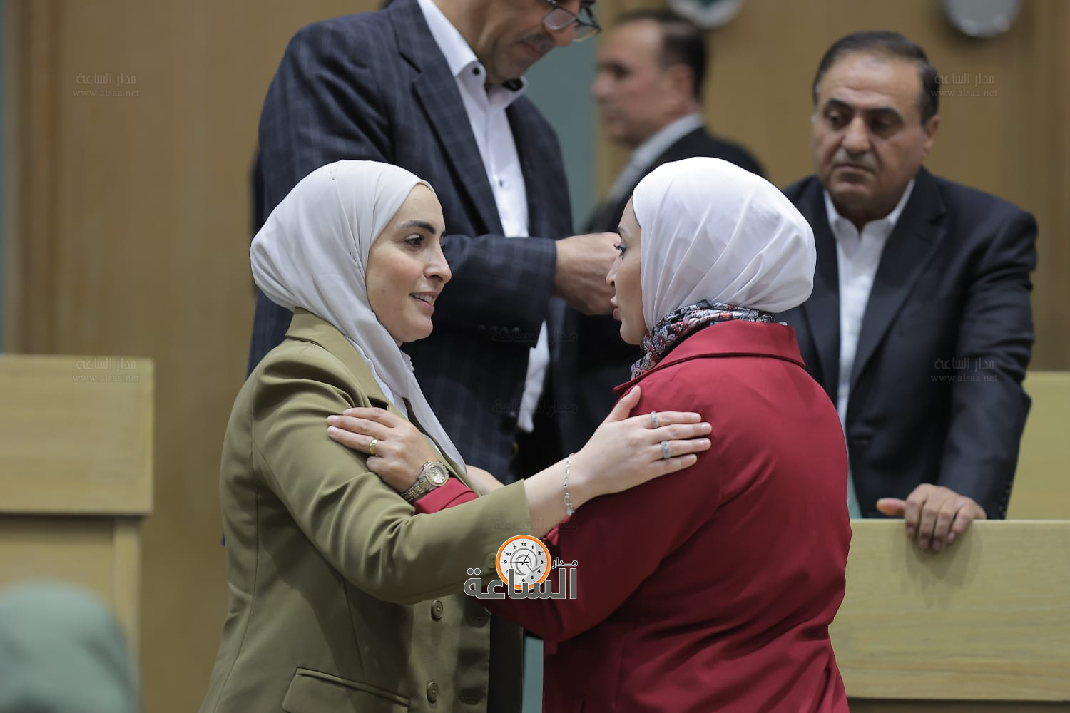 Madar Al-Saa Images 0.5043900316119907