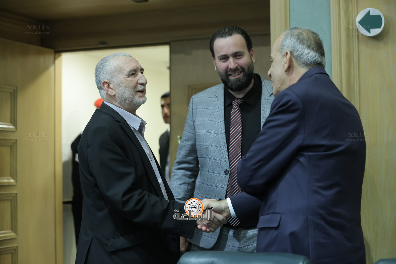 Madar Al-Saa Images 0.8869918830488872