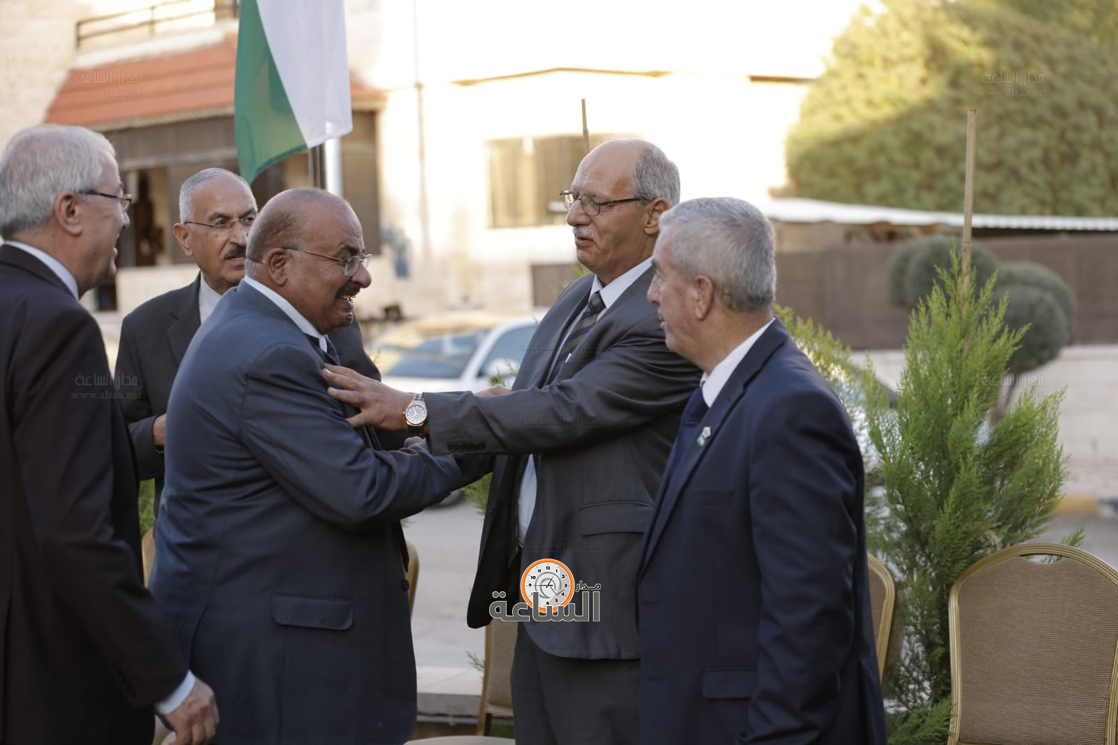 Madar Al-Saa Images 0.8121092926463729