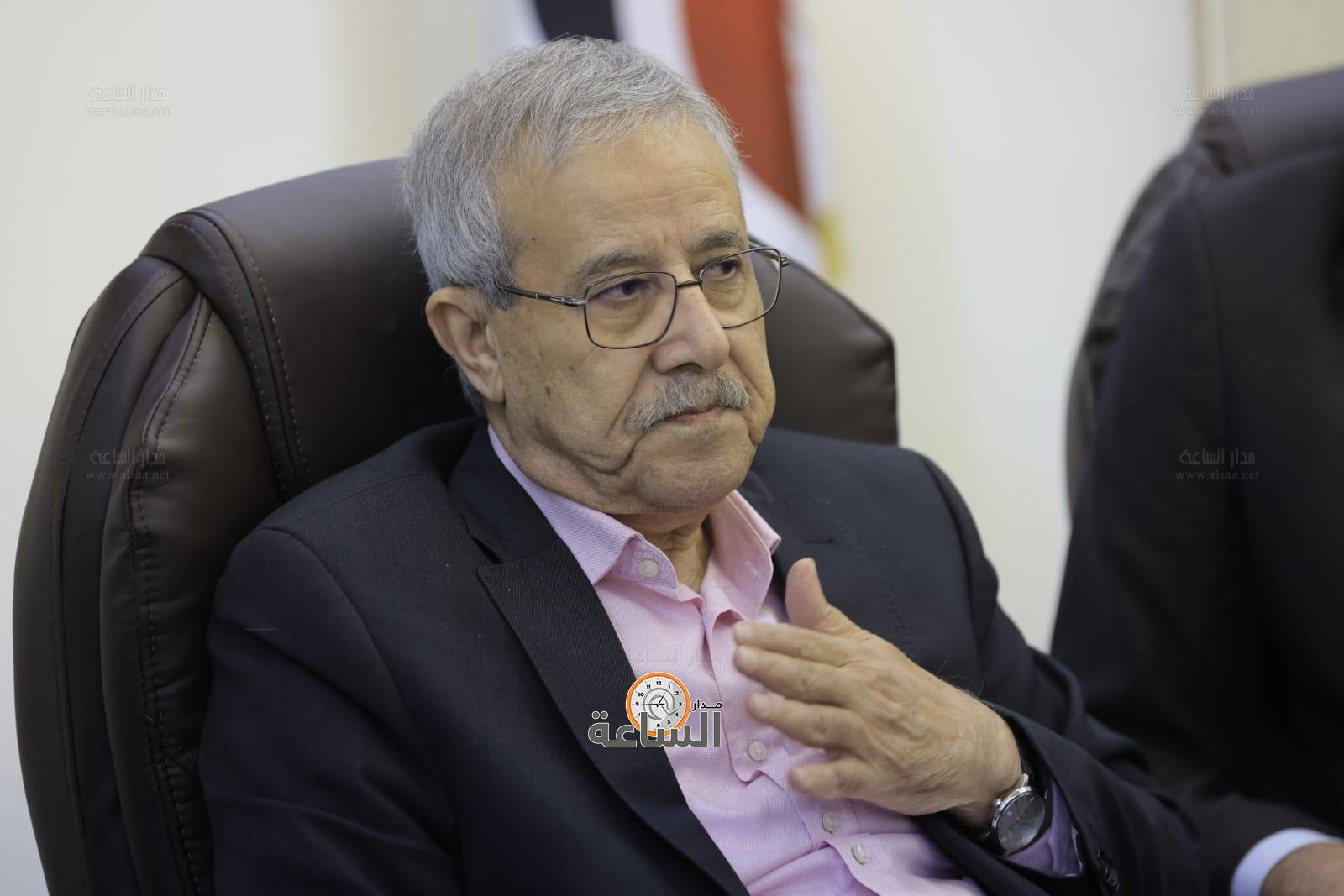 Madar Al-Saa Images 0.9871189325195547