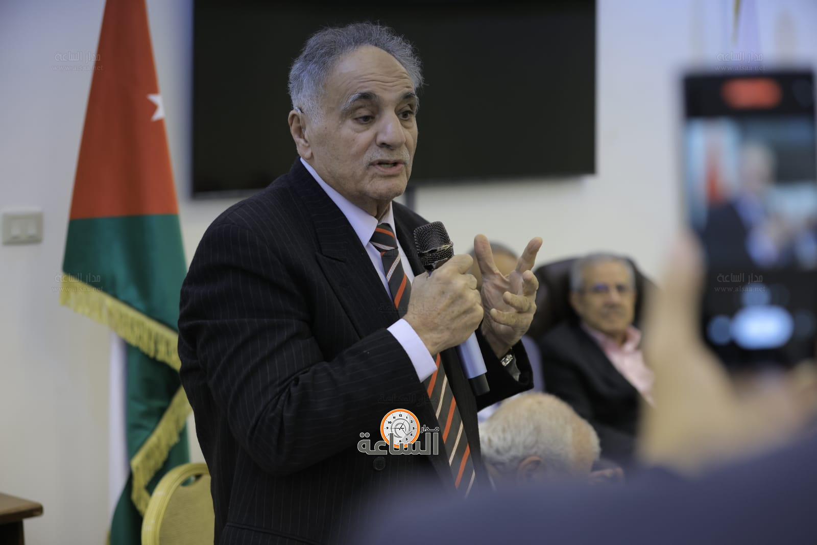 Madar Al-Saa Images 0.6158433567375265