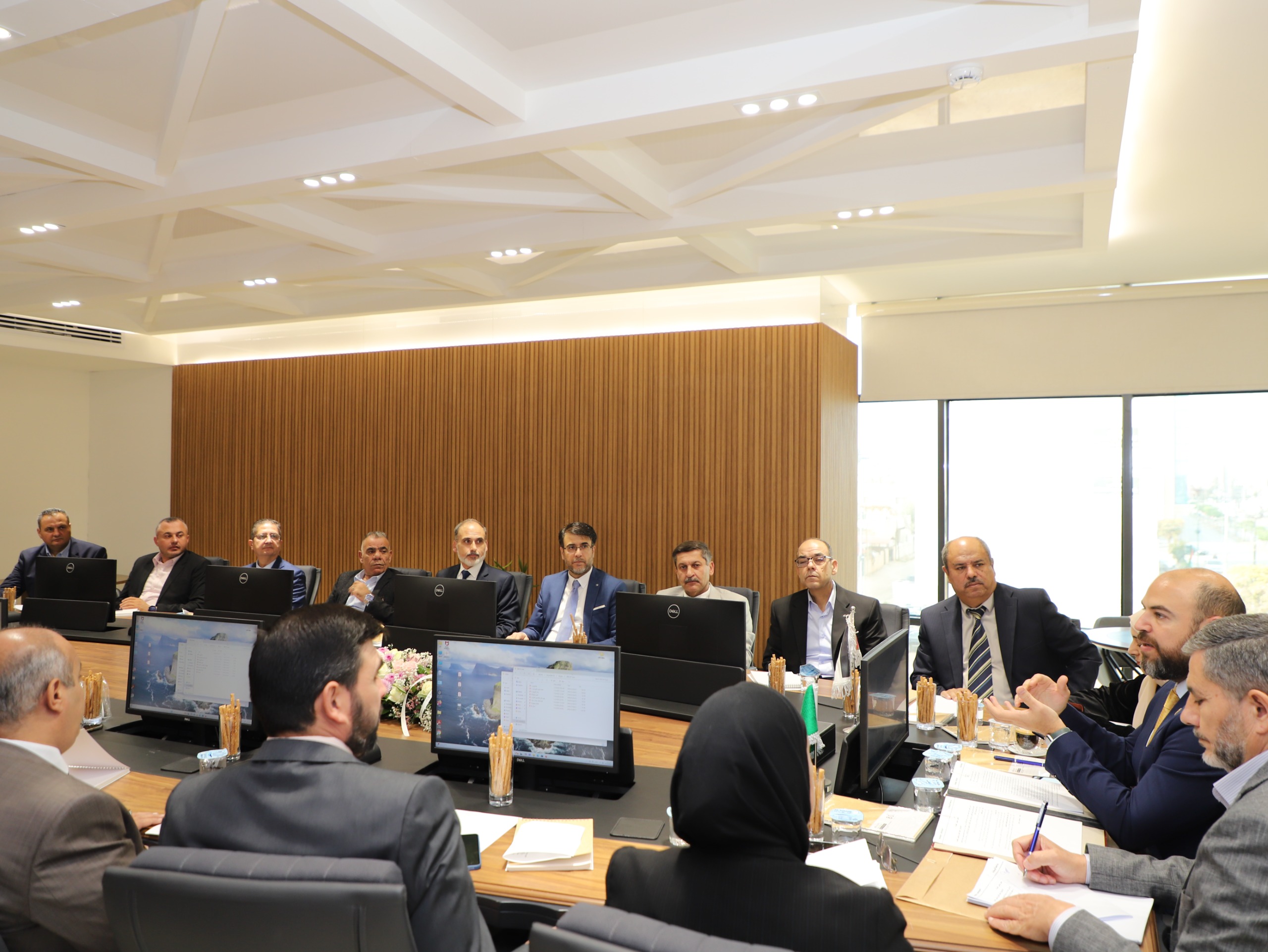 Madar Al-Saa Images 0.7054909379775182