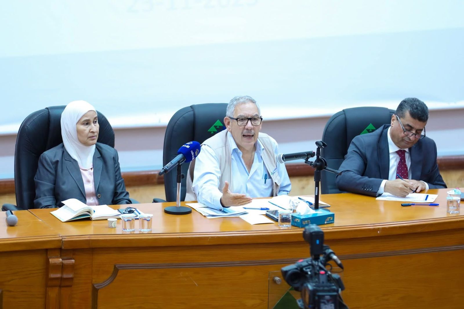 Madar Al-Saa Images 0.8371055642025114