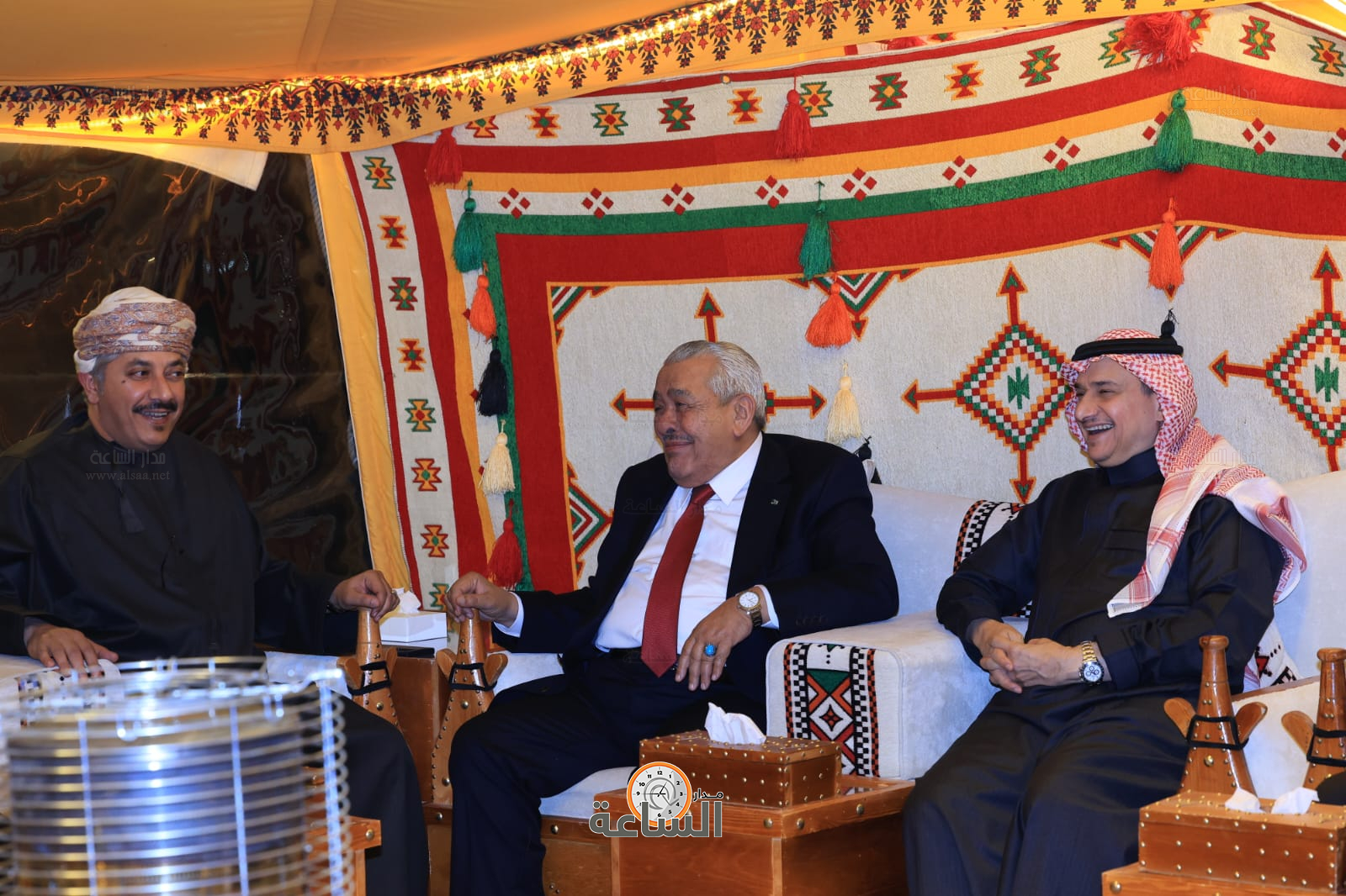 Madar Al-Saa Images 0.4287640385880509