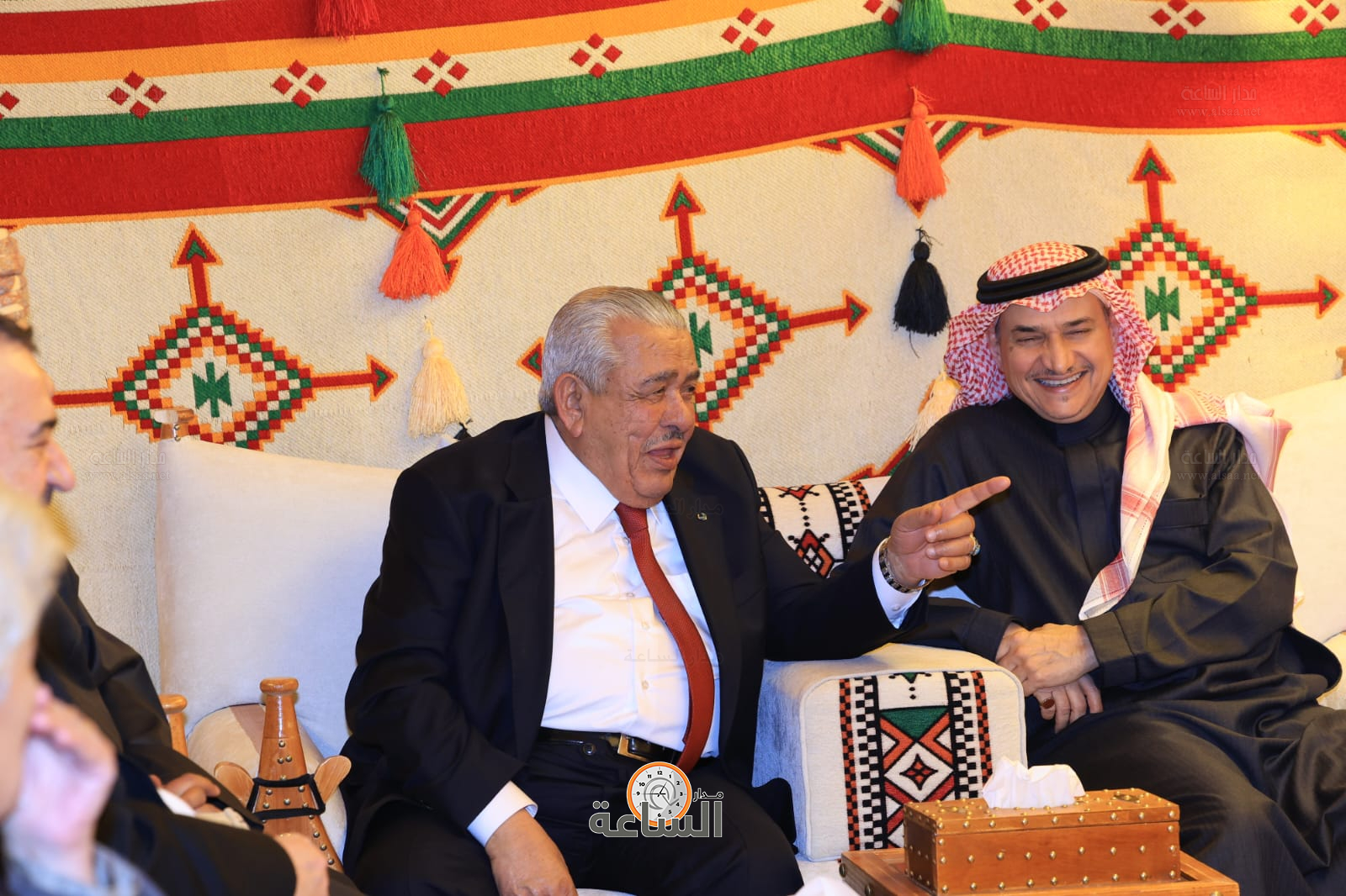 Madar Al-Saa Images 0.5001216494684442