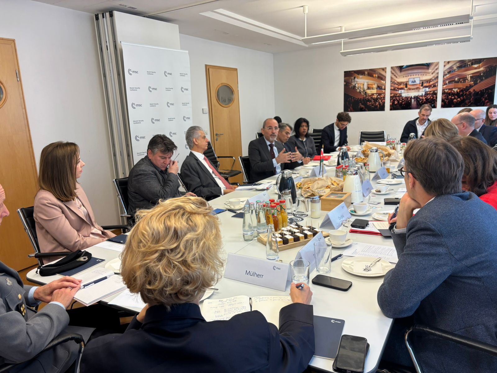 Madar Al-Saa Images 0.3135742413646285